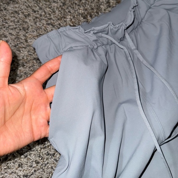 Lululemon Stretch High Rise Relaxed Fitting Jogger size 2 - Picture 8 of 12